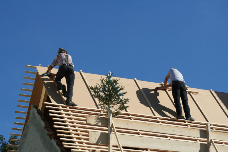 Tips to Consider When Hiring a Roofing Contractor in Naples, FL