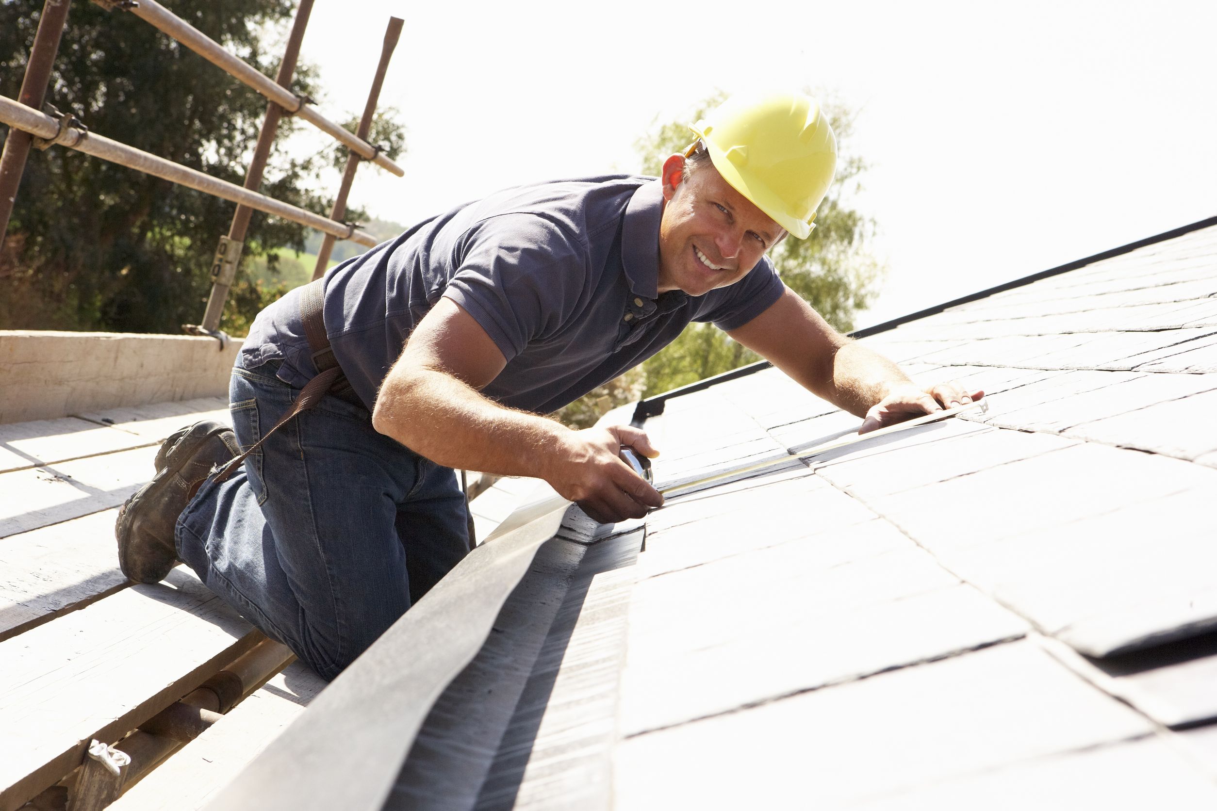 Two Issues to Consider When Looking into Roof Repairs in Rockford IL